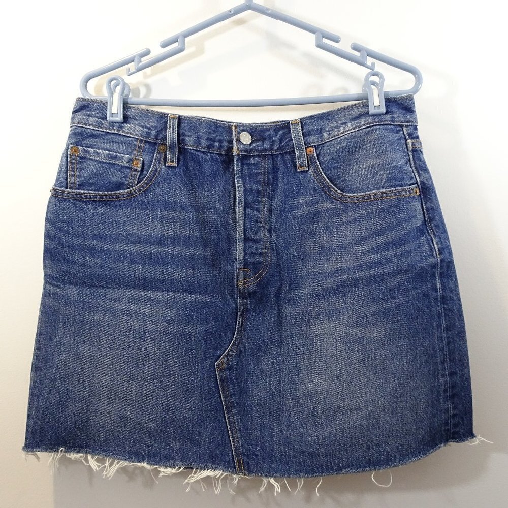 LEVI'S Raw Edge Denim Jean Mini Skirt Size 32 Button Fly Casual